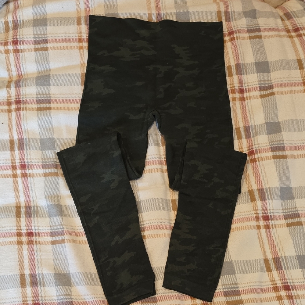 Spanx Camo Seamless Leggingd